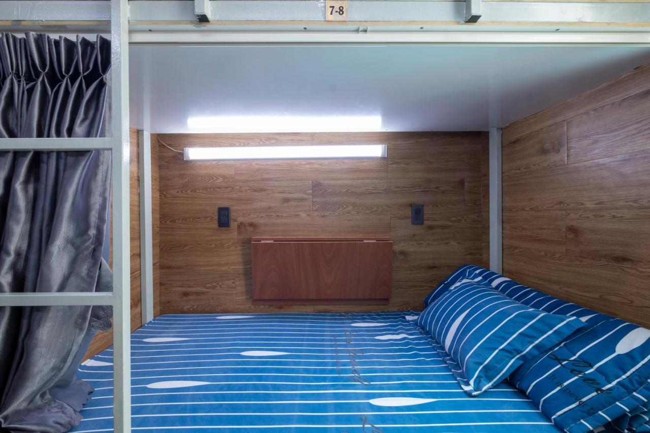 Tesla Hostel Ho Chi Minh City Bagian luar foto