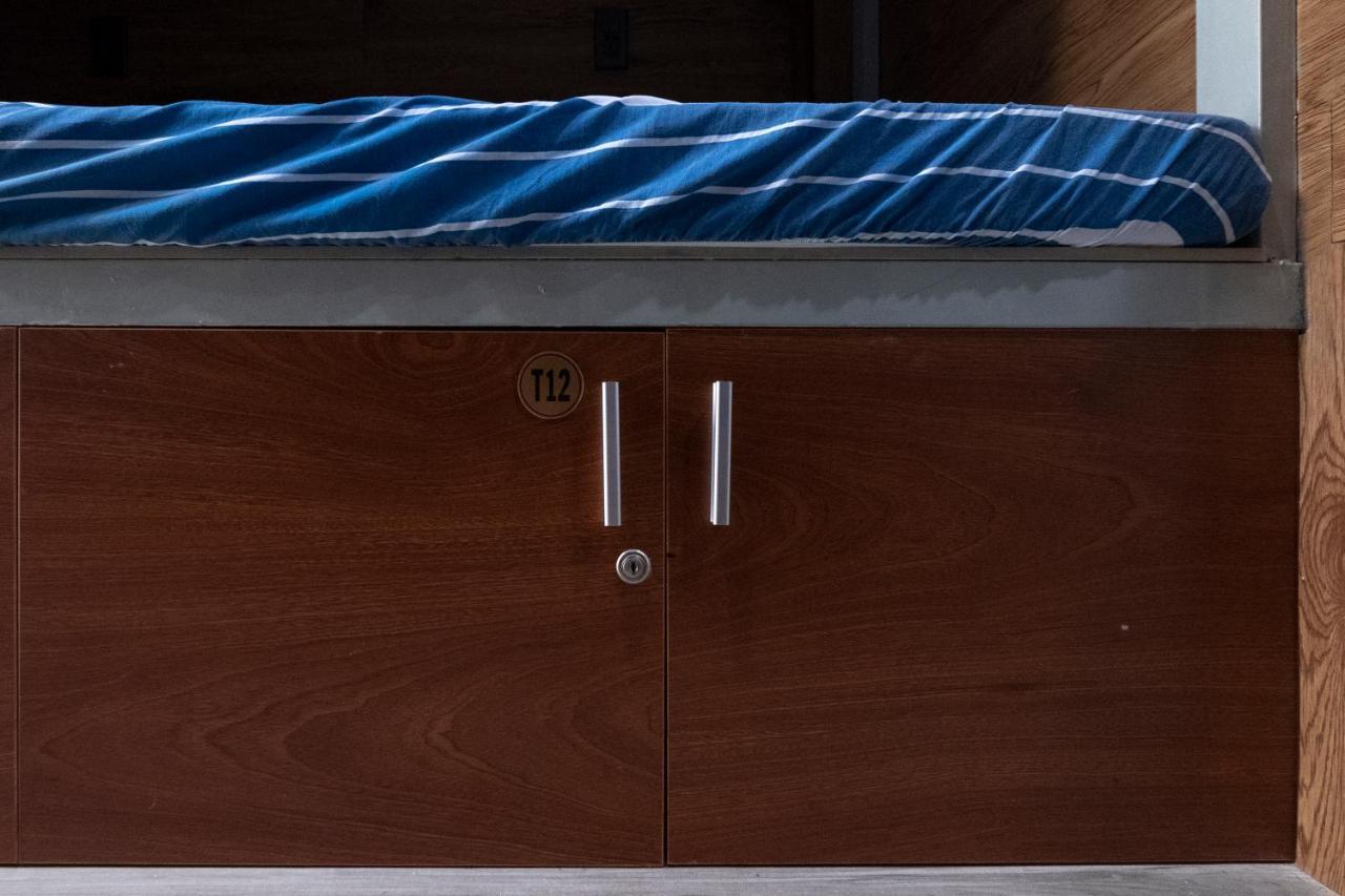 Tesla Hostel Ho Chi Minh City Bagian luar foto
